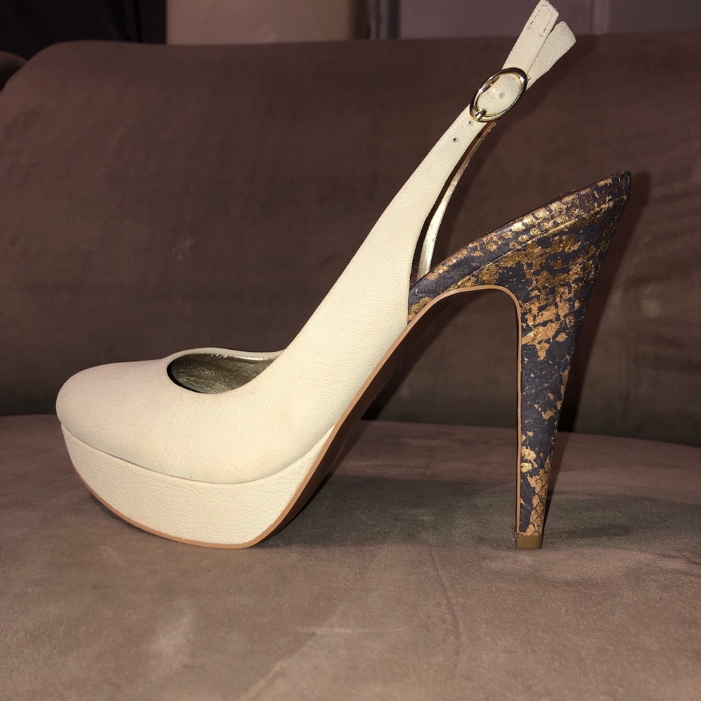 BCBGENERATION LEATHER HEELS
